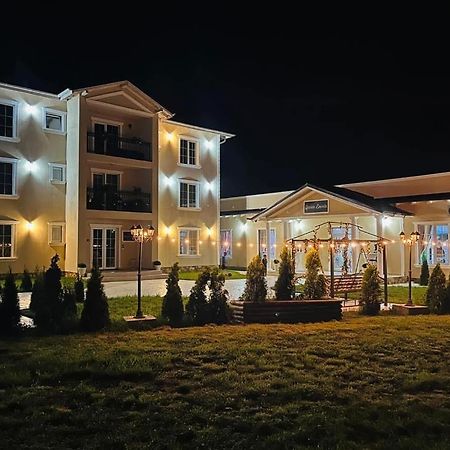 Pensiunea Queen Remetea Mare Ngoại thất bức ảnh