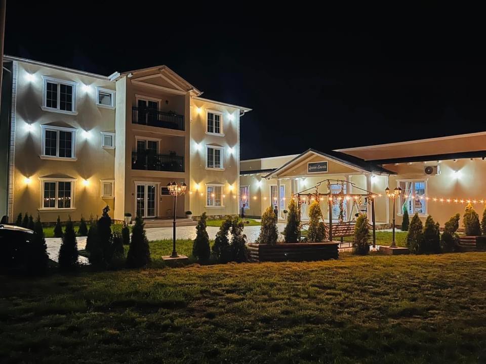 Pensiunea Queen Remetea Mare Ngoại thất bức ảnh